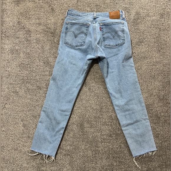 Levi's Light Blue Straight Leg Women's Jeans - Picture 2 of 3